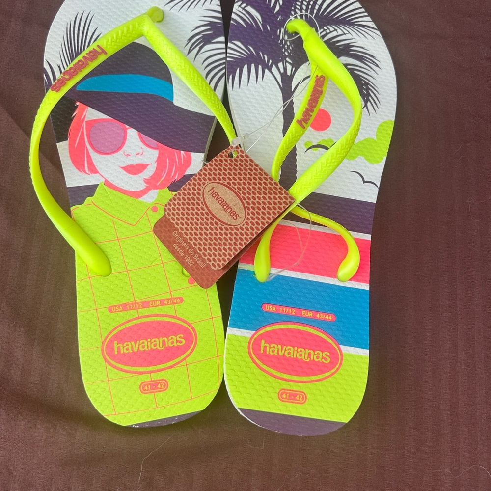 Havaianas Neon Graphic Flip Flops Size 11/12
